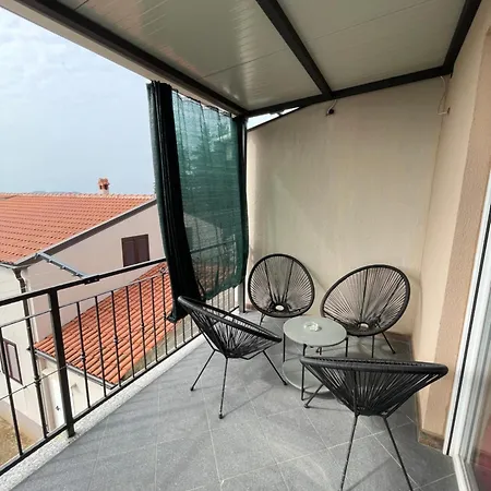 Appartement Kristo 2 *